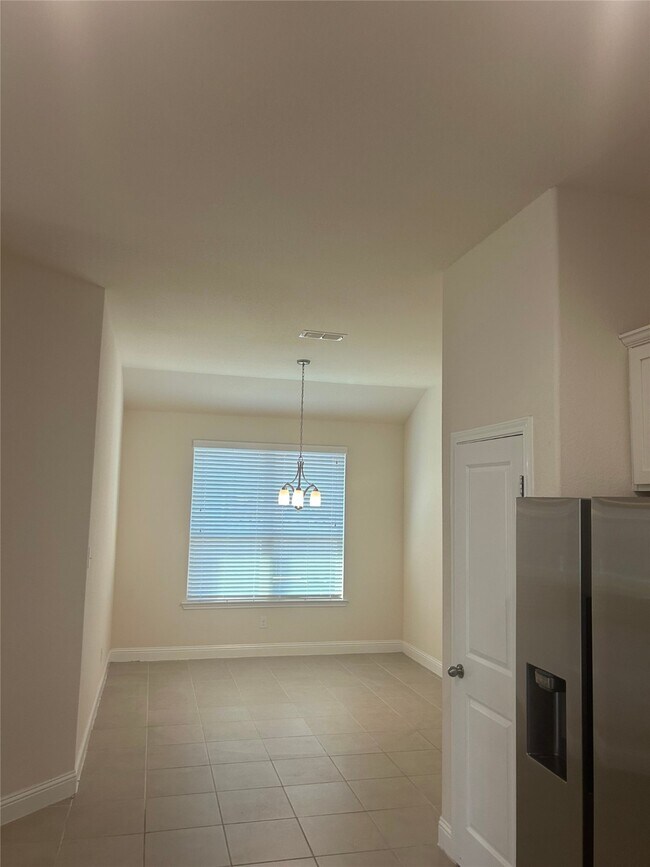 Building Photo - 3622 Pasteur Ln