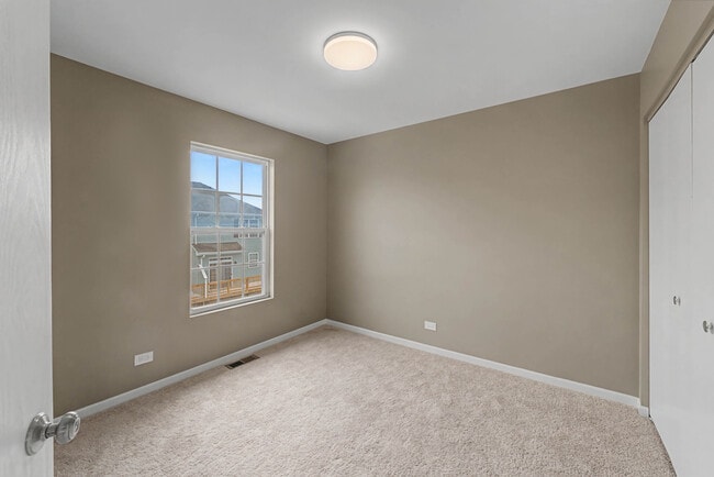 Building Photo - 1475 Sedgewood Ct