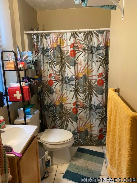 Building Photo - 17 Highgate St