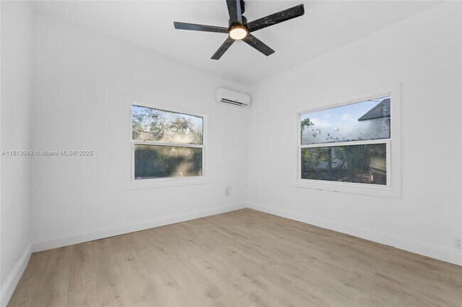Building Photo - 832 N C St