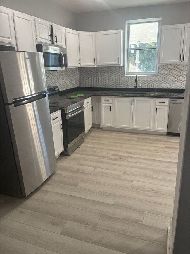 Building Photo - 3317 Paton Ave