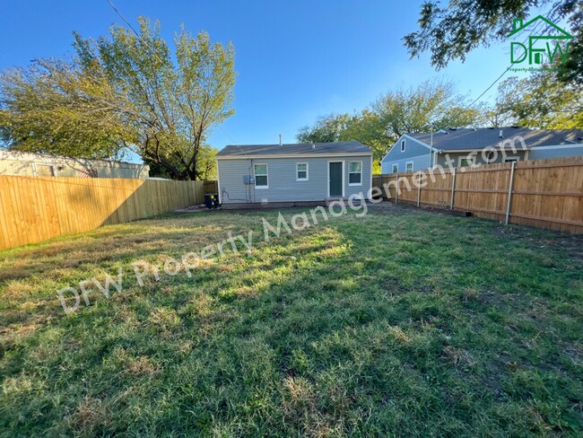 Building Photo - 1605 NW Irwin Ave