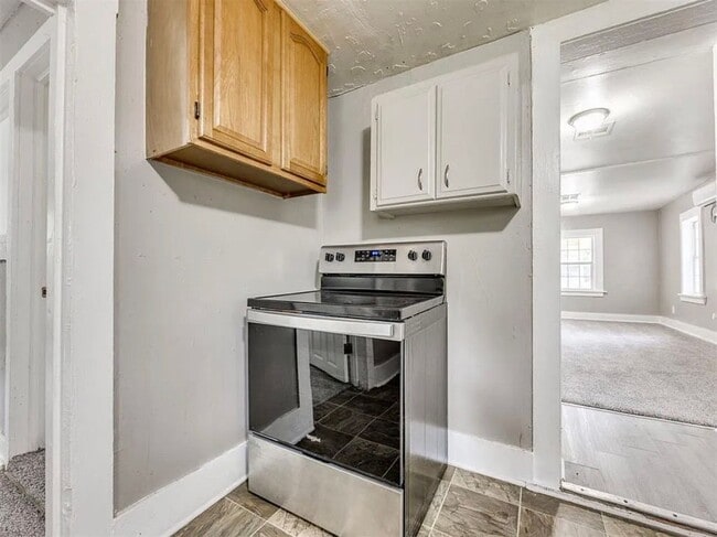 Building Photo - Charming Three Bedroom Home Located in OKC