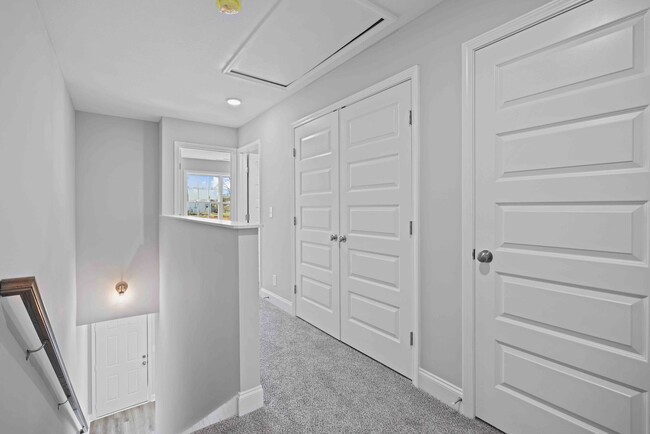 Building Photo - 15 Highland Blf Wy