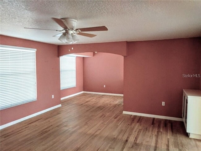 Building Photo - 3616 Royal Palm Dr