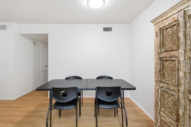 Building Photo - 2601 S Braeswood Blvd