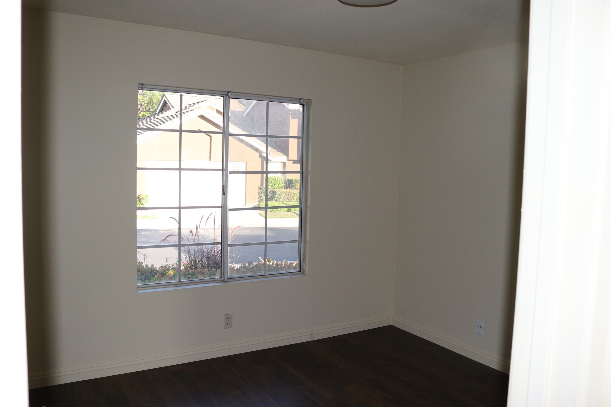 Building Photo - 857 S Sapphire Ln