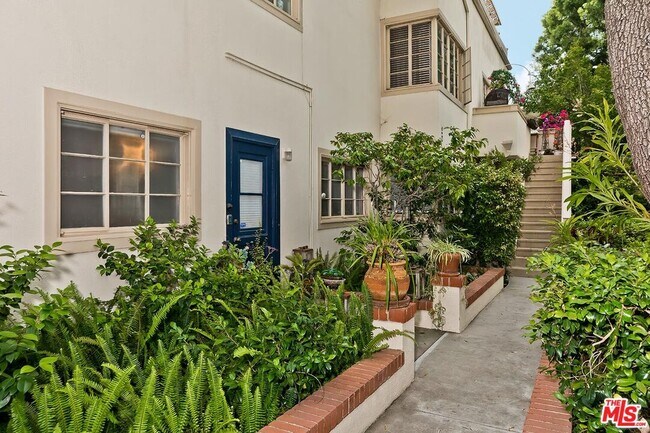 Building Photo - 11901 W Sunset Blvd