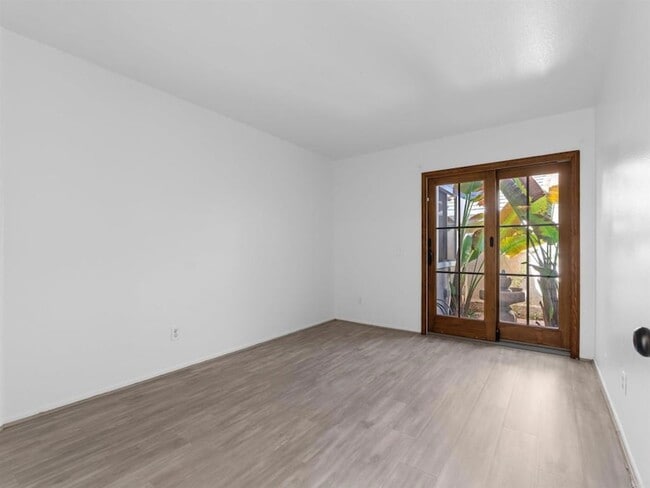 Building Photo - 6923 Whitecap Dr