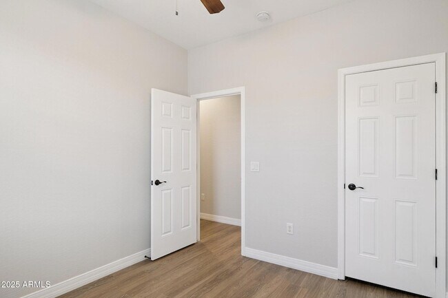 Building Photo - 2498 W Cripple Creek Dr
