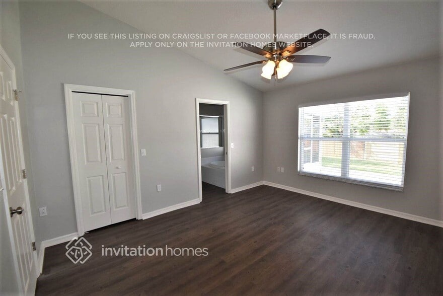 Building Photo - 10623 Foxcrest Way