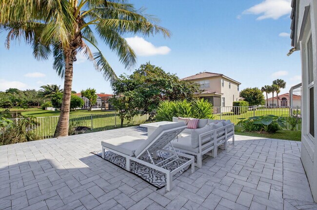 Building Photo - 3943 Westchester Way