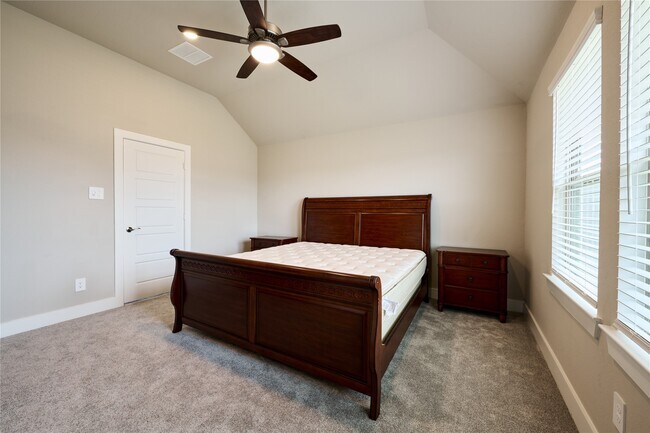 Building Photo - 10533 Preserve Wy