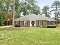 Building Photo - 127 Pine Bluff Dr