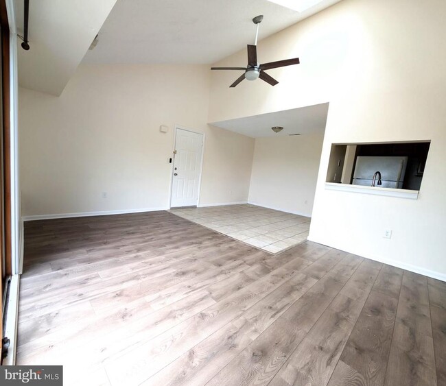 Building Photo - 2313 Ravens Crest Dr