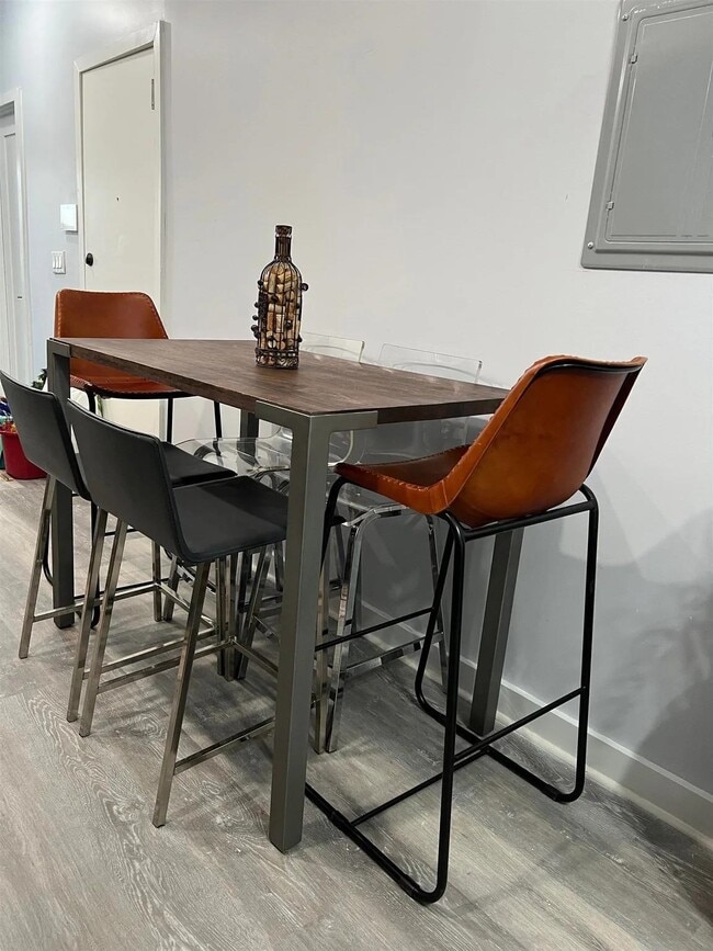 Building Photo - 84 Sherman Ave