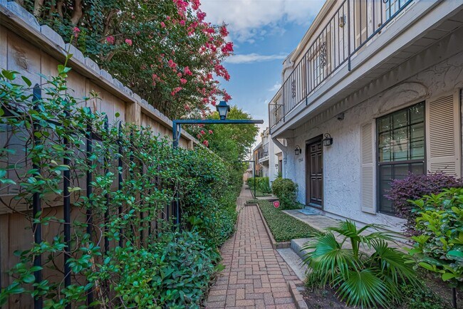 Building Photo - 5368 Brownway St