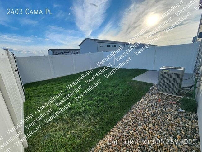 Building Photo - 2403 Cama Pl