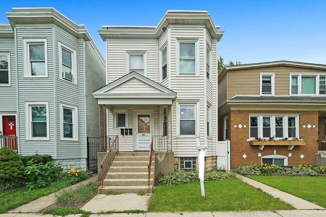 Primary Photo - 4215 W Roscoe St