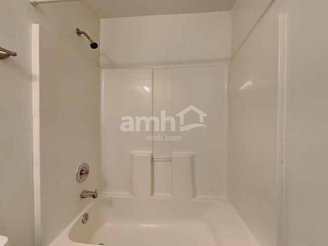 Building Photo - 3162 Berthas Overlook