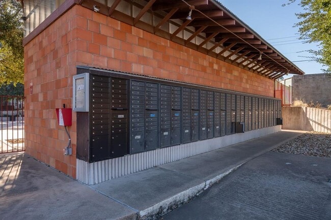 Building Photo - 2905 Saville Loop