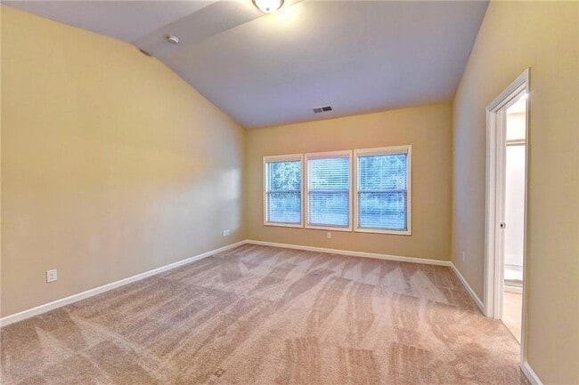 Building Photo - 1075 Hampton Oaks Dr