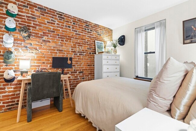 Building Photo - 7 Henchman St