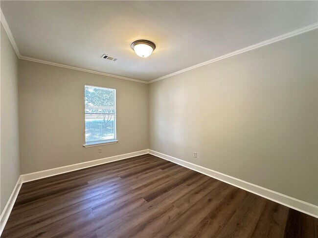 Building Photo - 2496 Landington Way NW