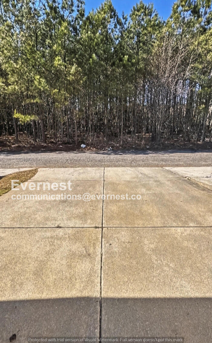 Building Photo - 8635 Thomas Ln