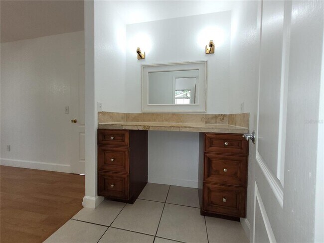 Building Photo - 10 Winding Ridge Rd