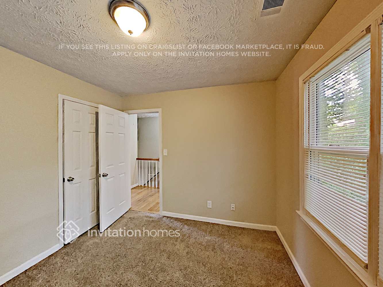 Building Photo - 305 Mary Alice Dr