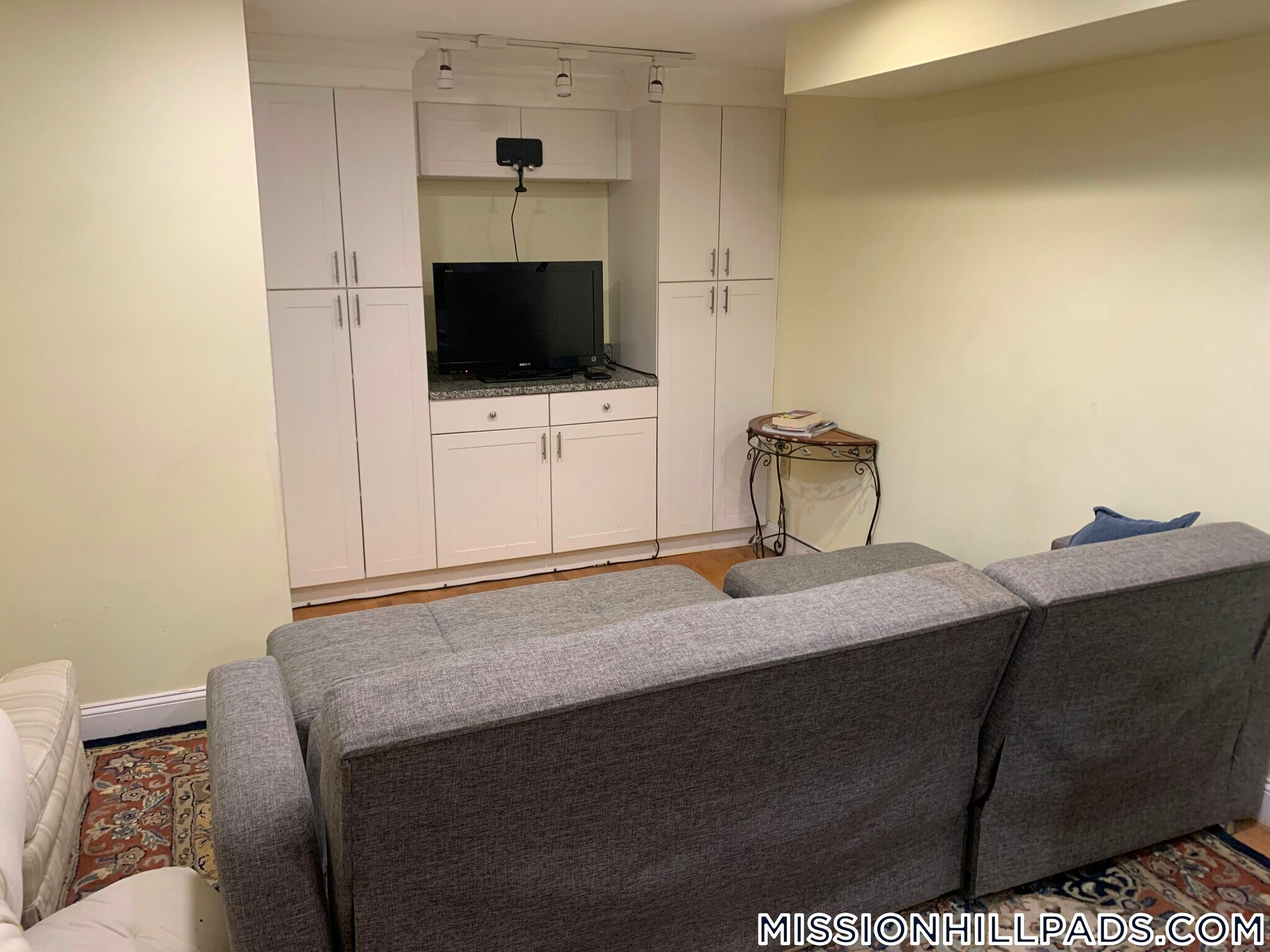 Building Photo - 74 Georgia St