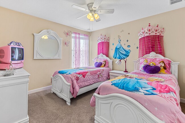 Bedroom 4 - 1463 Myrtlewood St
