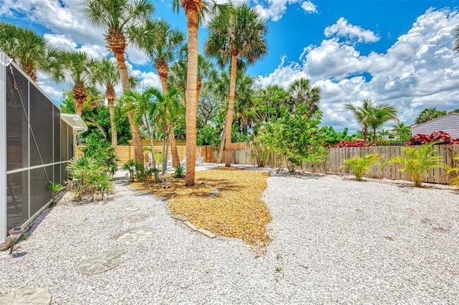 Building Photo - 5253 Avenida Del Mare