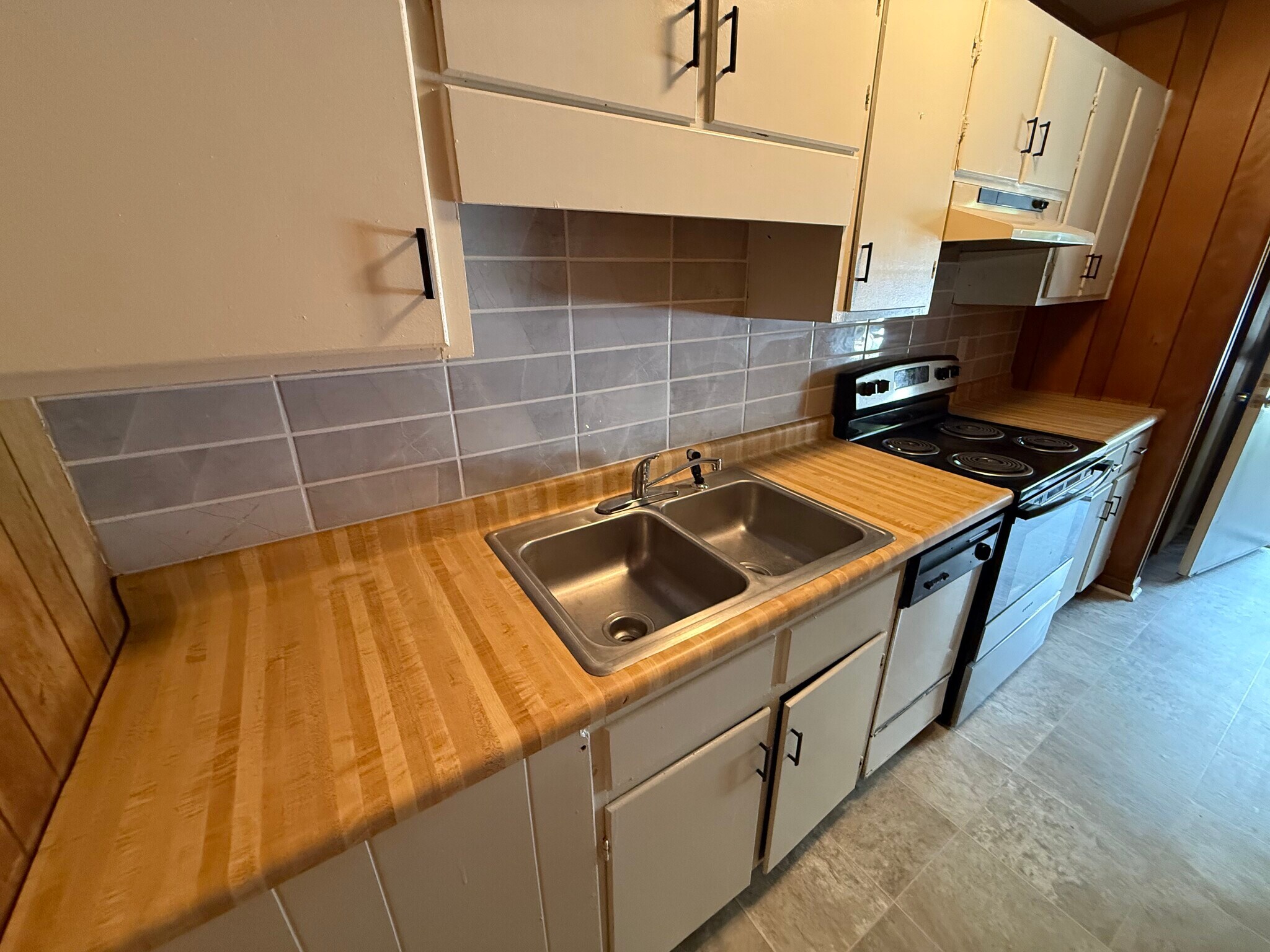 Building Photo - 586 Franklin St