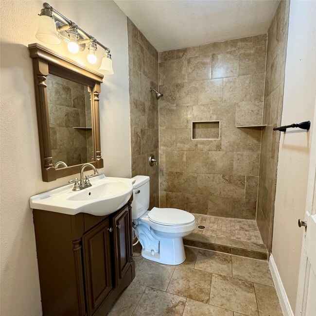 Building Photo - 109 Gossett St