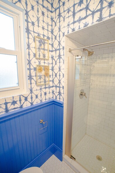 Downstairs full bath with shower - 1215 Landon Ave
