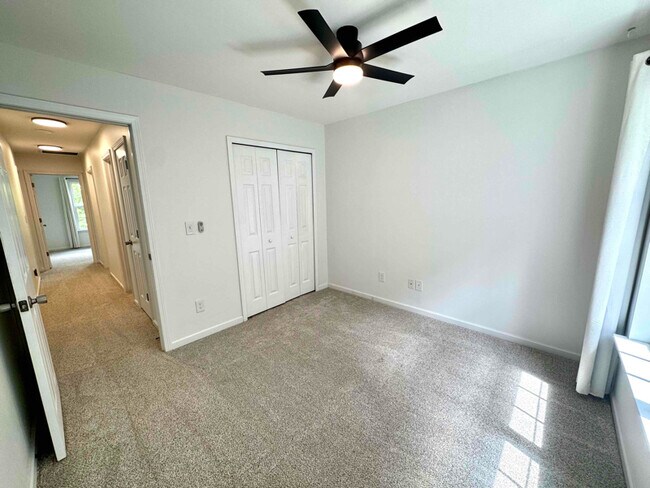 Building Photo - 8120 Christmas Ct