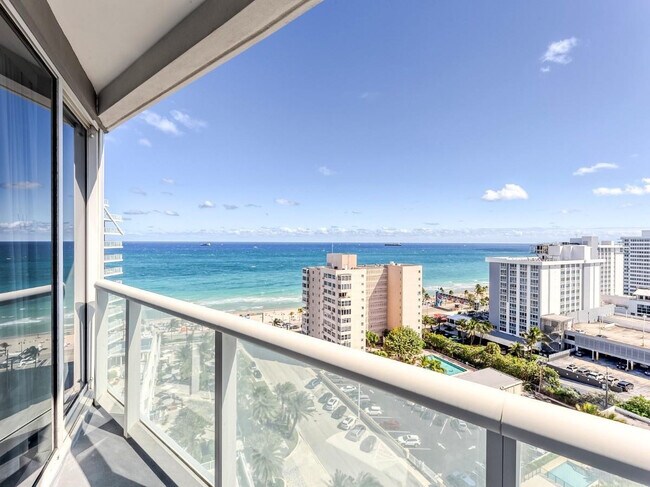 Building Photo - 3101 Bayshore Dr