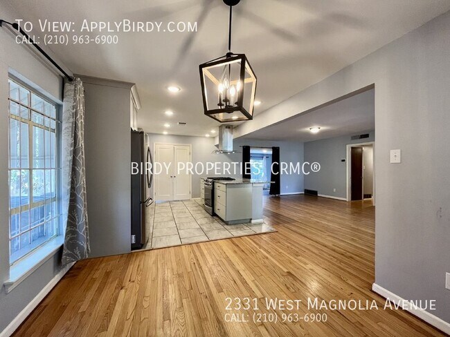 Building Photo - **3 Bed, 2 Bath Home with Detached Garage/...