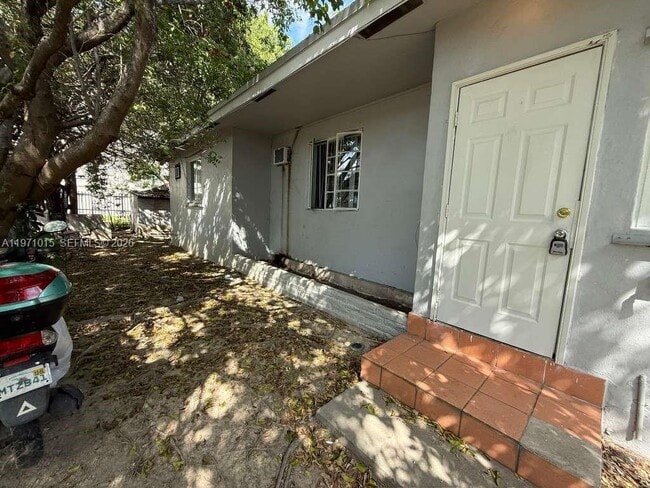 Building Photo - 1751 NW 29th St