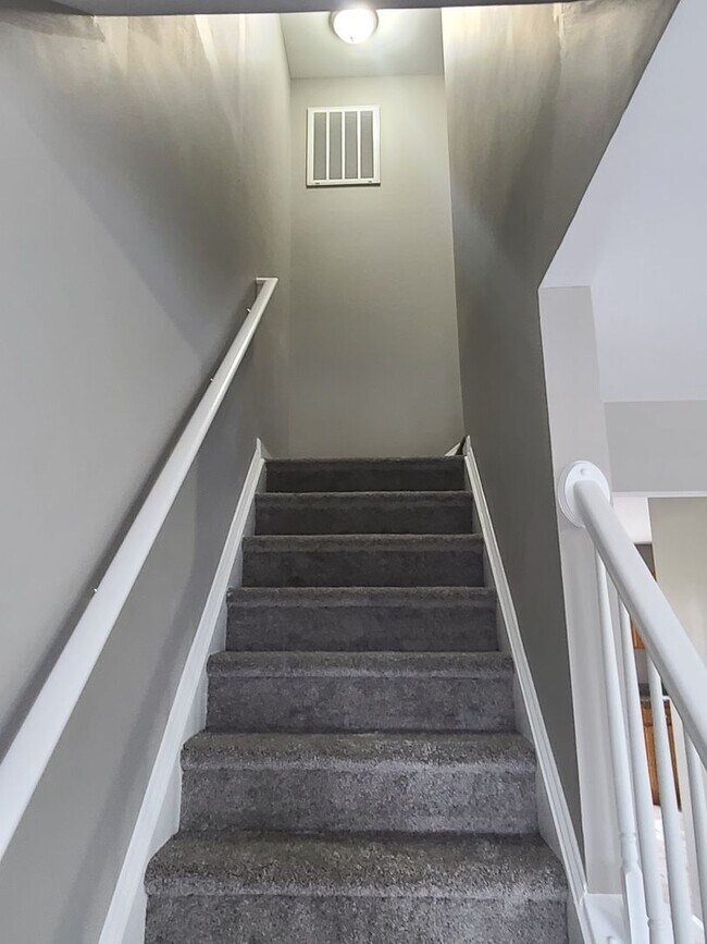 Building Photo - 3 Bedroom Townhome for Rent in Waynesboro