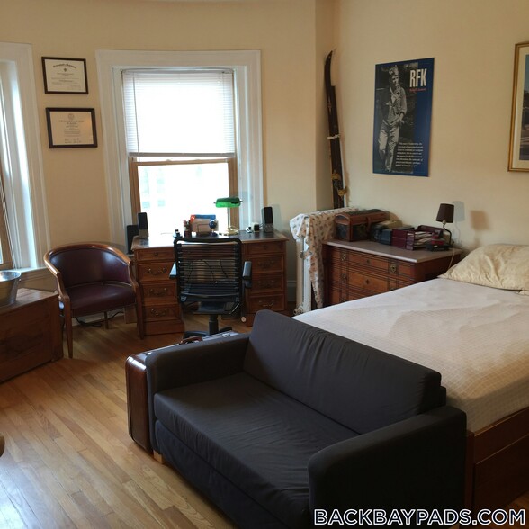 Building Photo - 1091 Boylston St