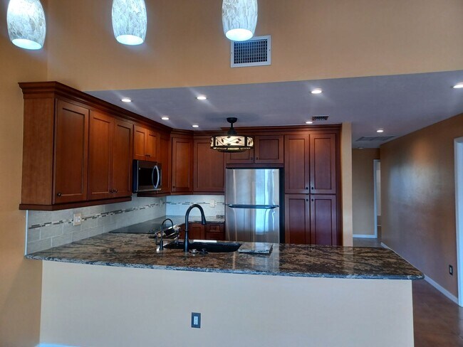 Building Photo - 5515 SW 12th Ave