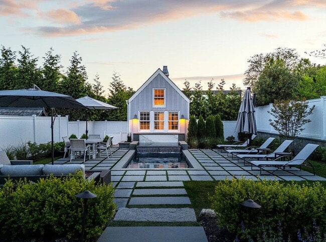 Building Photo - 27 Howard St