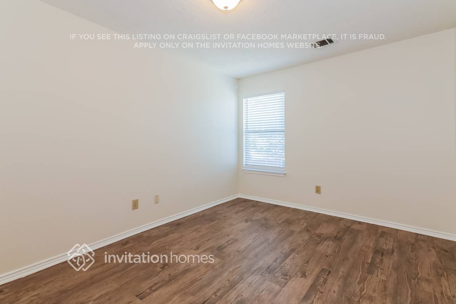 Building Photo - 727 Autumn Oaks Dr