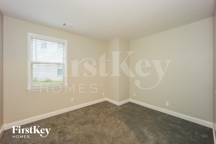 Building Photo - 100 Algerine Ct