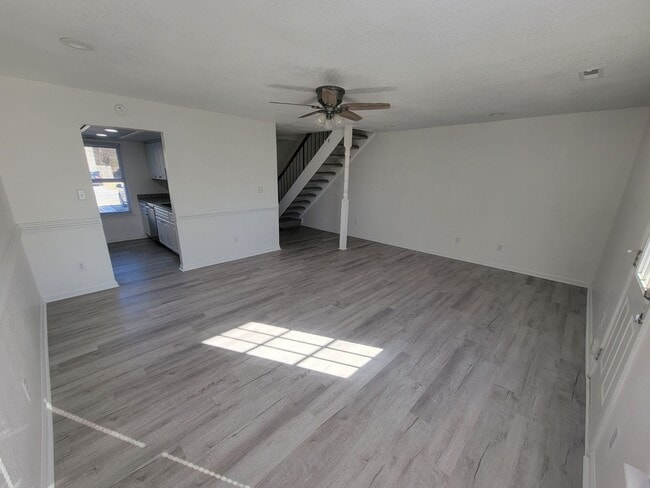 Building Photo - 1550 Fairfax Dr