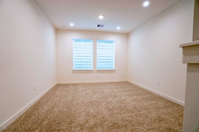 Building Photo - 2824 Lisburn Ter Ln