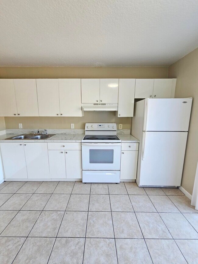 Building Photo - 4768 Orleans Ct